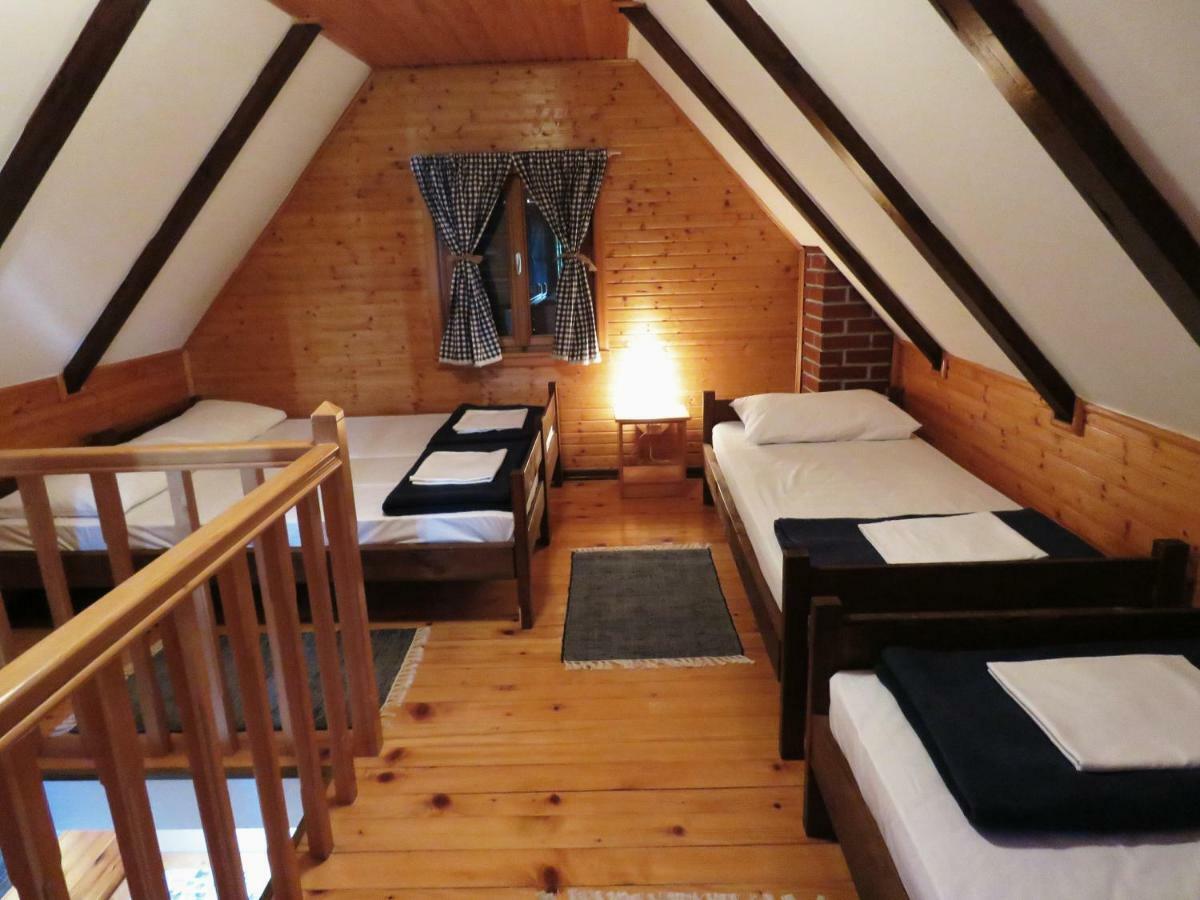 Guesthouse Stefanac Otocac Exterior photo